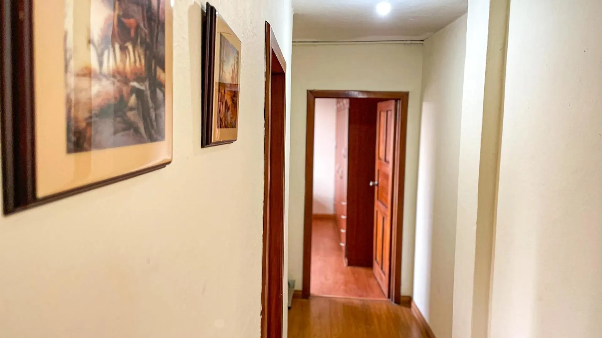 Cathedral View 150M2 3Br 2Ba + Netflix Apartment Cuenca