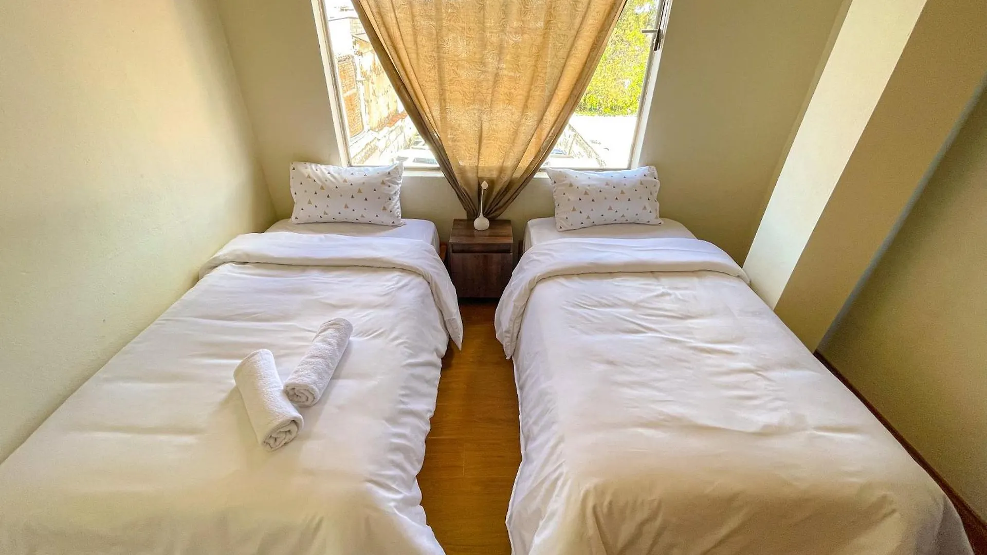 Cathedral View 150M2 3Br 2Ba + Netflix Apartment Cuenca