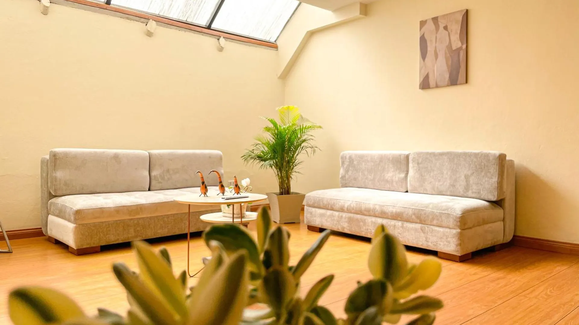 Cathedral View 150M2 3Br 2Ba + Netflix Apartment Cuenca Ecuador